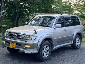 Toyota Land Cruiser 2000 Silver