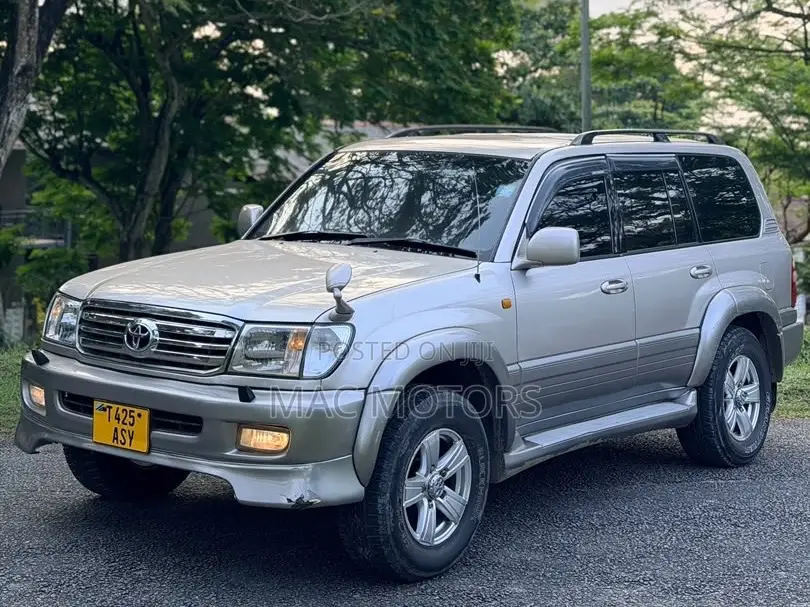 Toyota Land Cruiser 2000 Silver