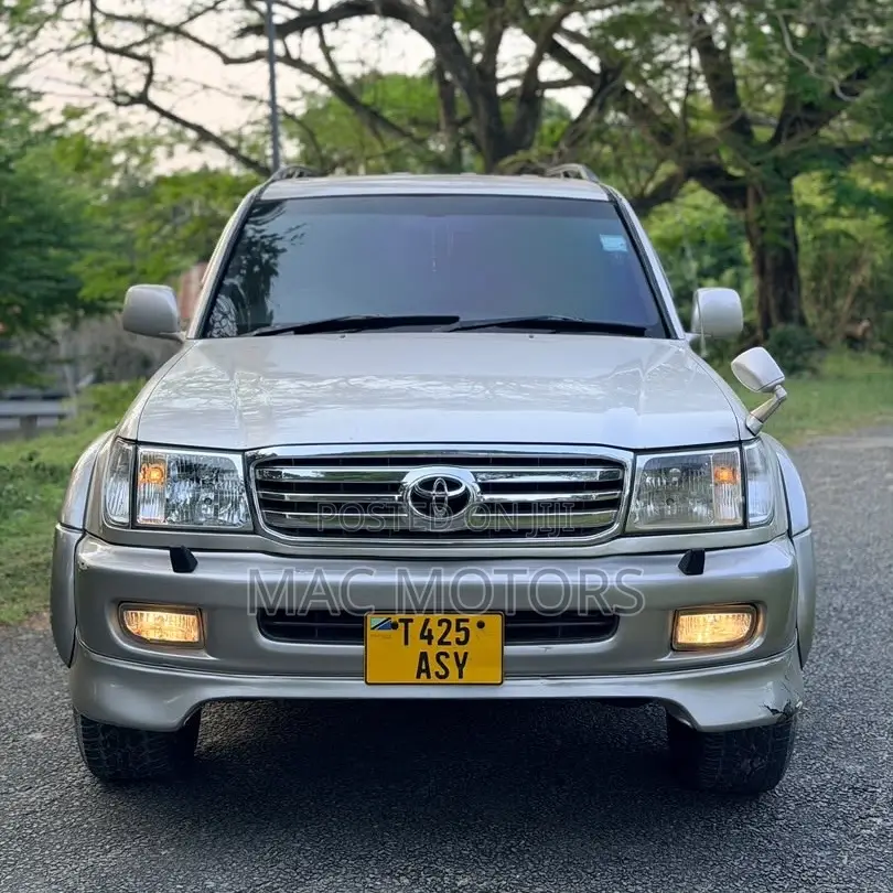 Toyota Land Cruiser 2000 Silver