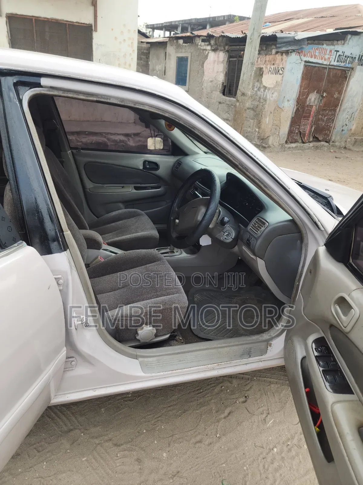 Toyota Corolla 2000 White