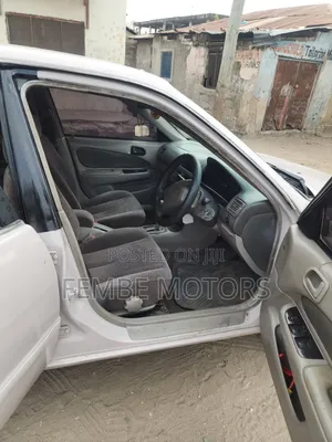 Toyota Corolla 2000 White