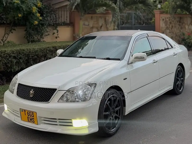 Toyota Crown 2005 White