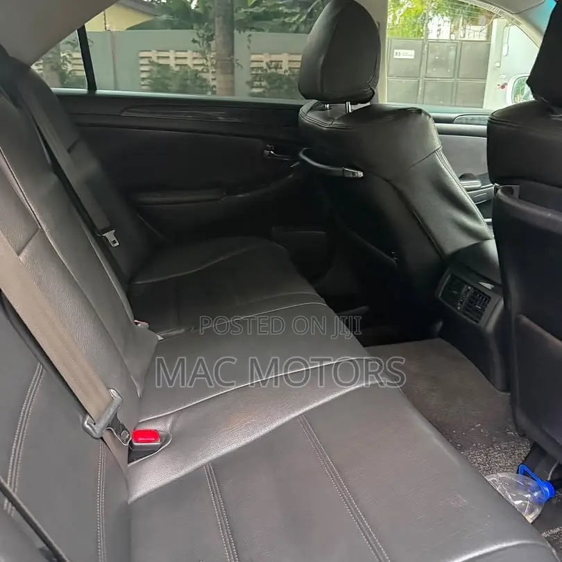Toyota Crown 2005 White