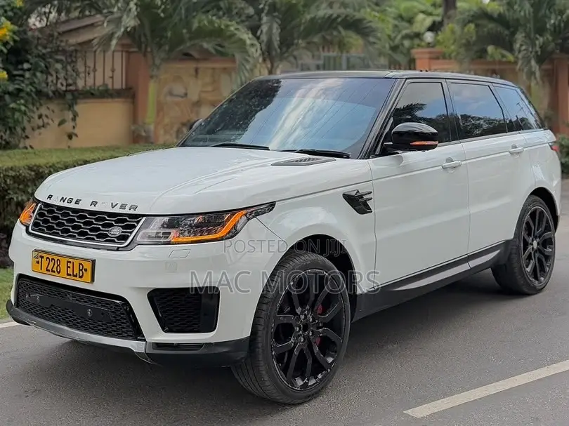 Land Rover Range Rover Sport SVR 4x4 (5.0L 8cyl 8A) 2016 White