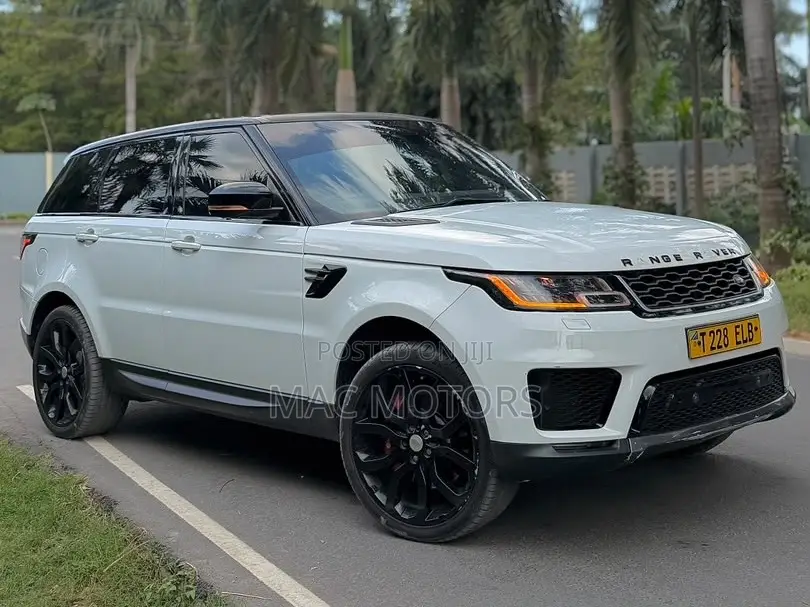 Land Rover Range Rover Sport SVR 4x4 (5.0L 8cyl 8A) 2016 White