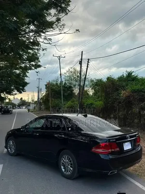 Toyota Crown 2010 Black