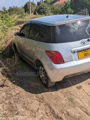 Toyota IST 2006 Silver