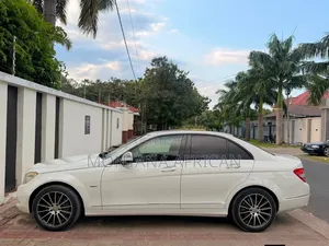 Mercedes-Benz C200 2009 White