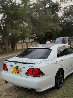 Toyota Crown Royale 2005 White