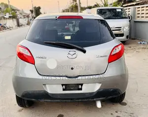 Mazda Demio 2010 Silver