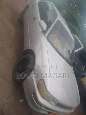 Toyota Corolla 2000 Silver