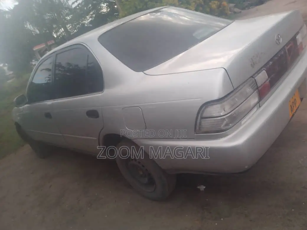 Toyota Corolla 2000 Silver