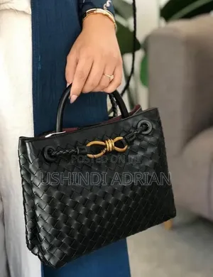 new Handbagprice: TSH 55,000/=