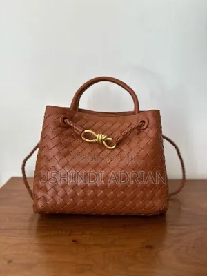 new Handbagprice: TSH 55,000/=