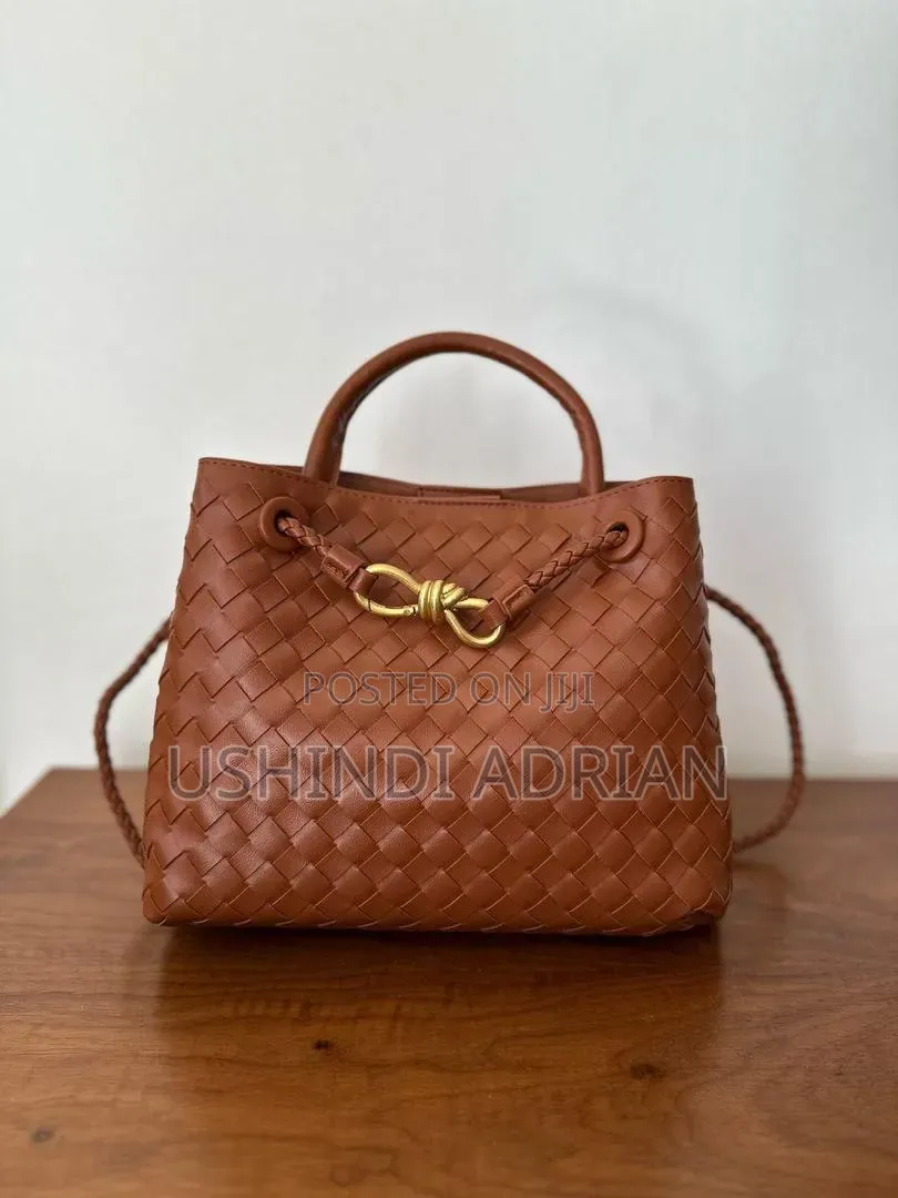 new Handbagprice: TSH 55,000/=