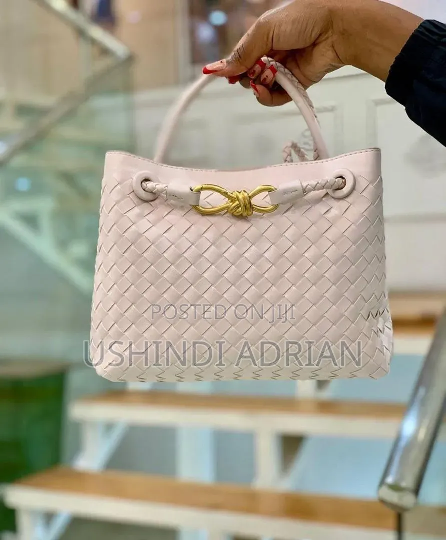 new Handbagprice: TSH 55,000/=