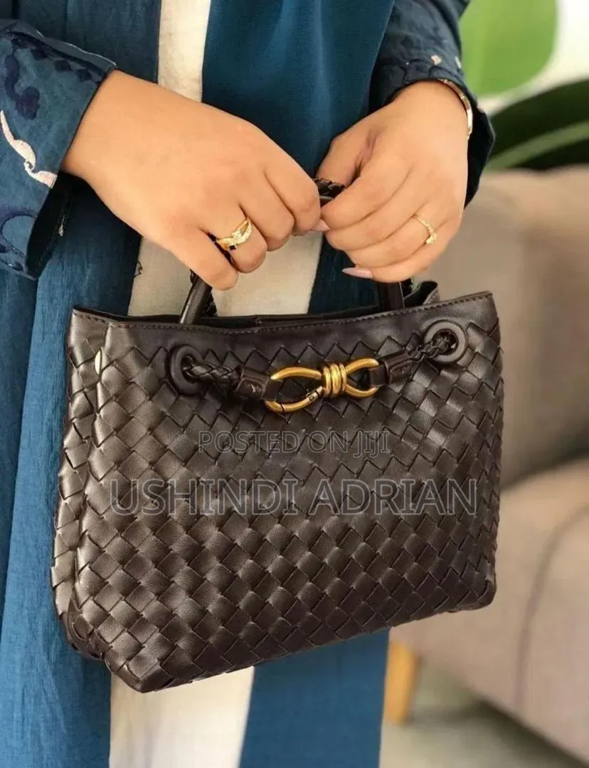 new Handbagprice: TSH 55,000/=