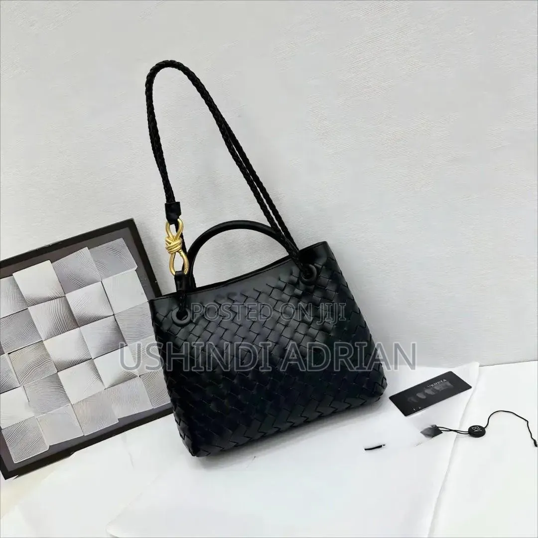new Handbagprice: TSH 55,000/=
