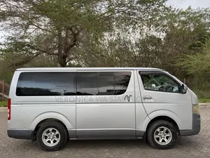 Toyota Grand HiAce 2002 Silver