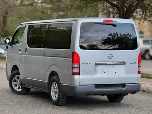 Toyota Grand HiAce 2002 Silver