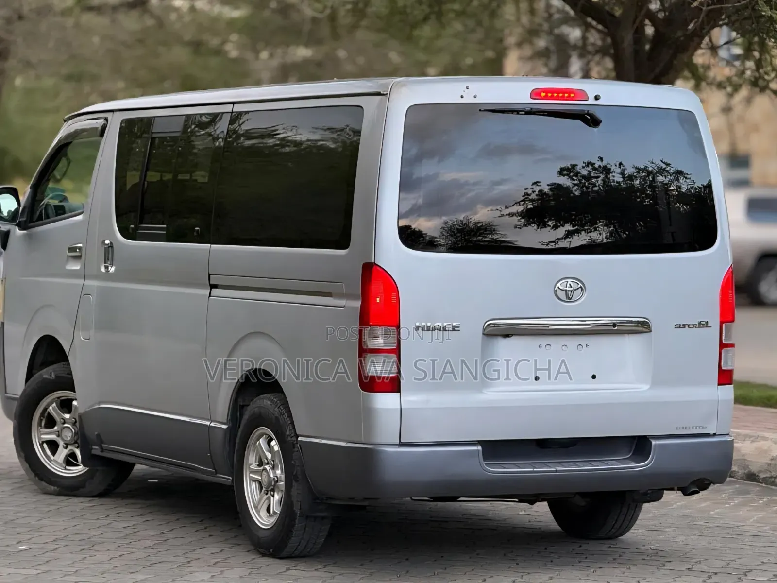 Toyota Grand HiAce 2002 Silver