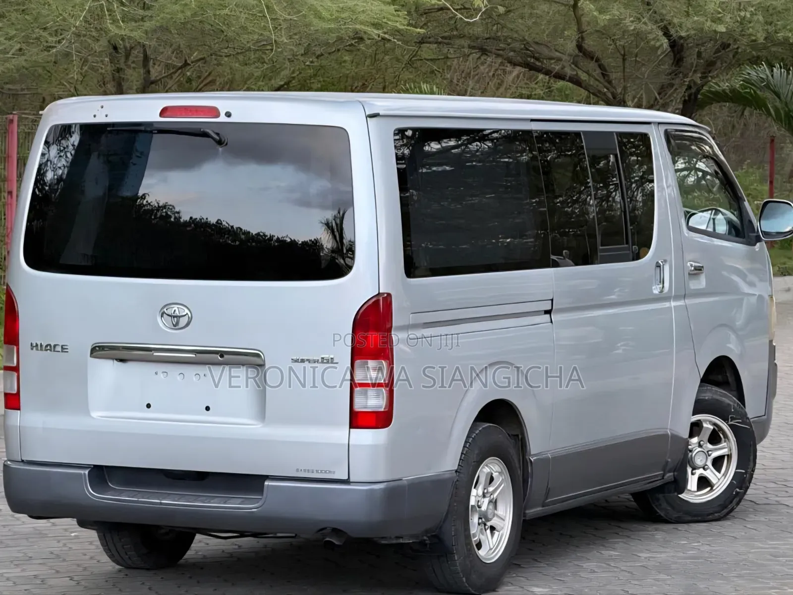 Toyota Grand HiAce 2002 Silver