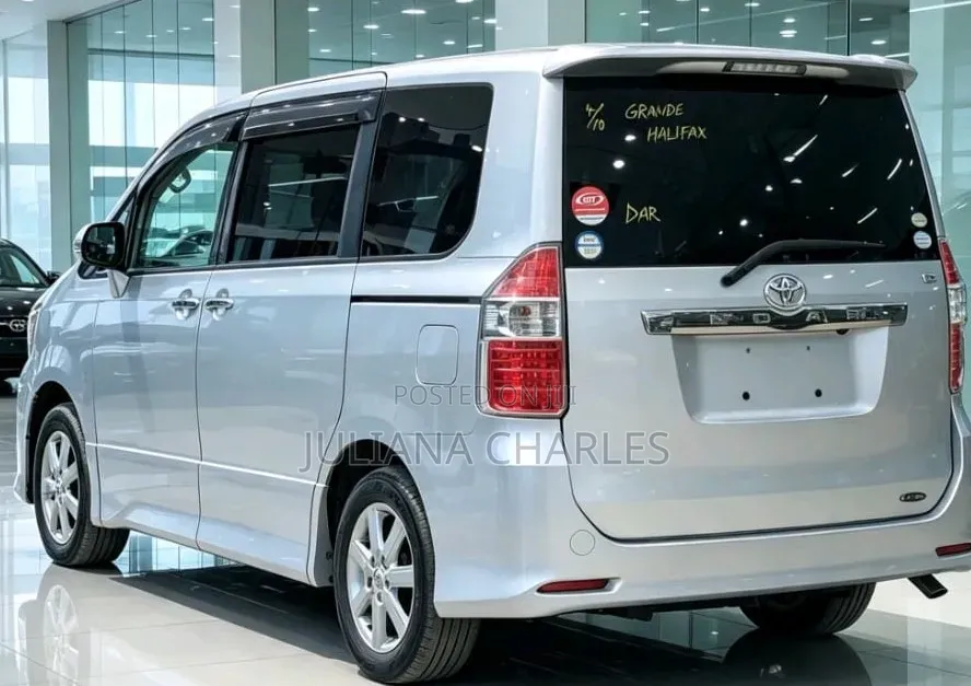 Toyota Noah 2008 White