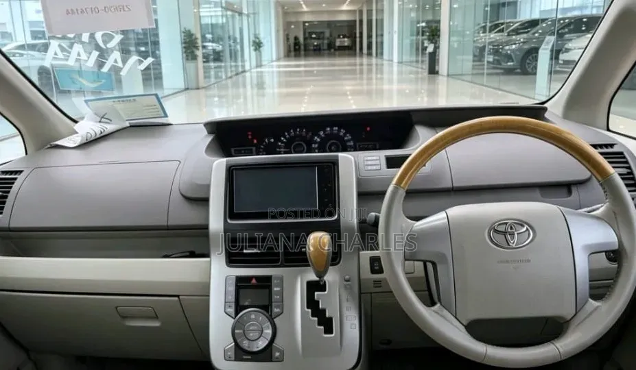 Toyota Noah 2008 White