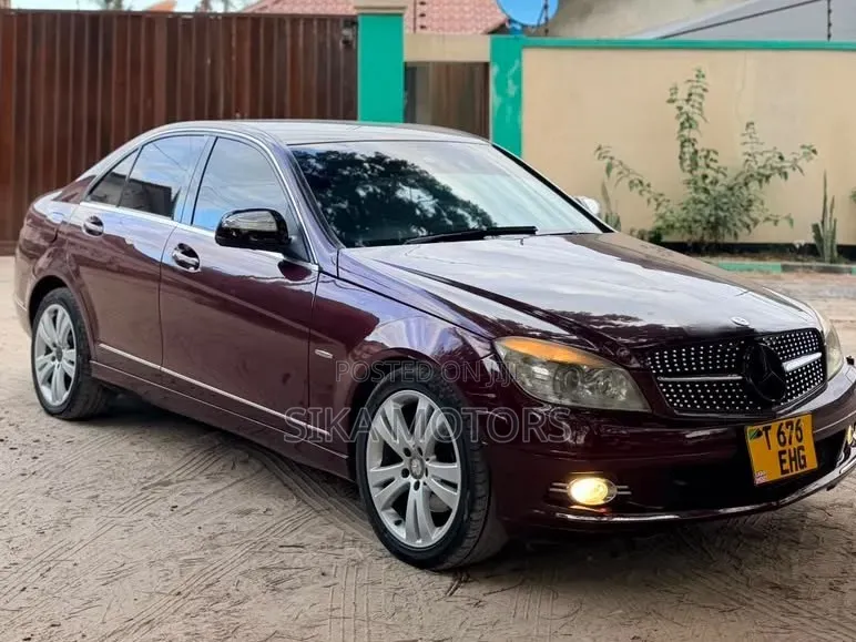 Mercedes-Benz C-Class 2008 Maroon
