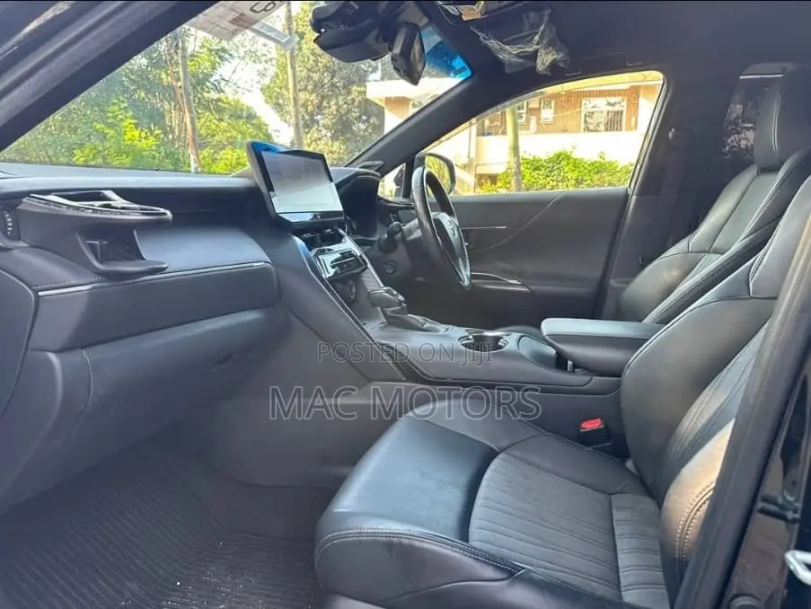 Toyota Harrier 2.0 2020 Black