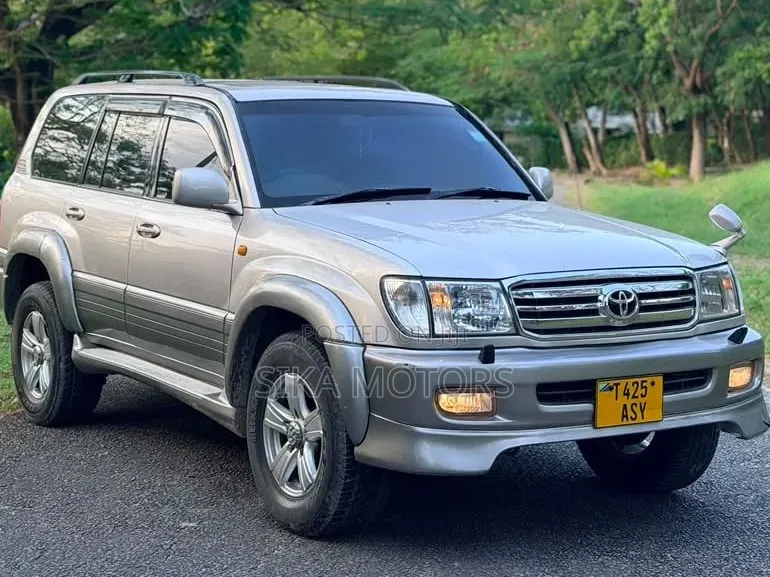 Toyota Land Cruiser 2000 Silver
