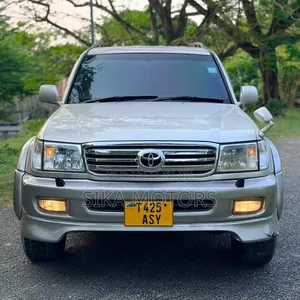 Toyota Land Cruiser 2000 Silver