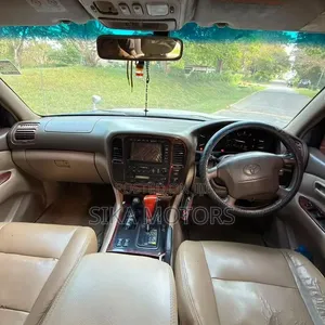 Toyota Land Cruiser 2000 Silver