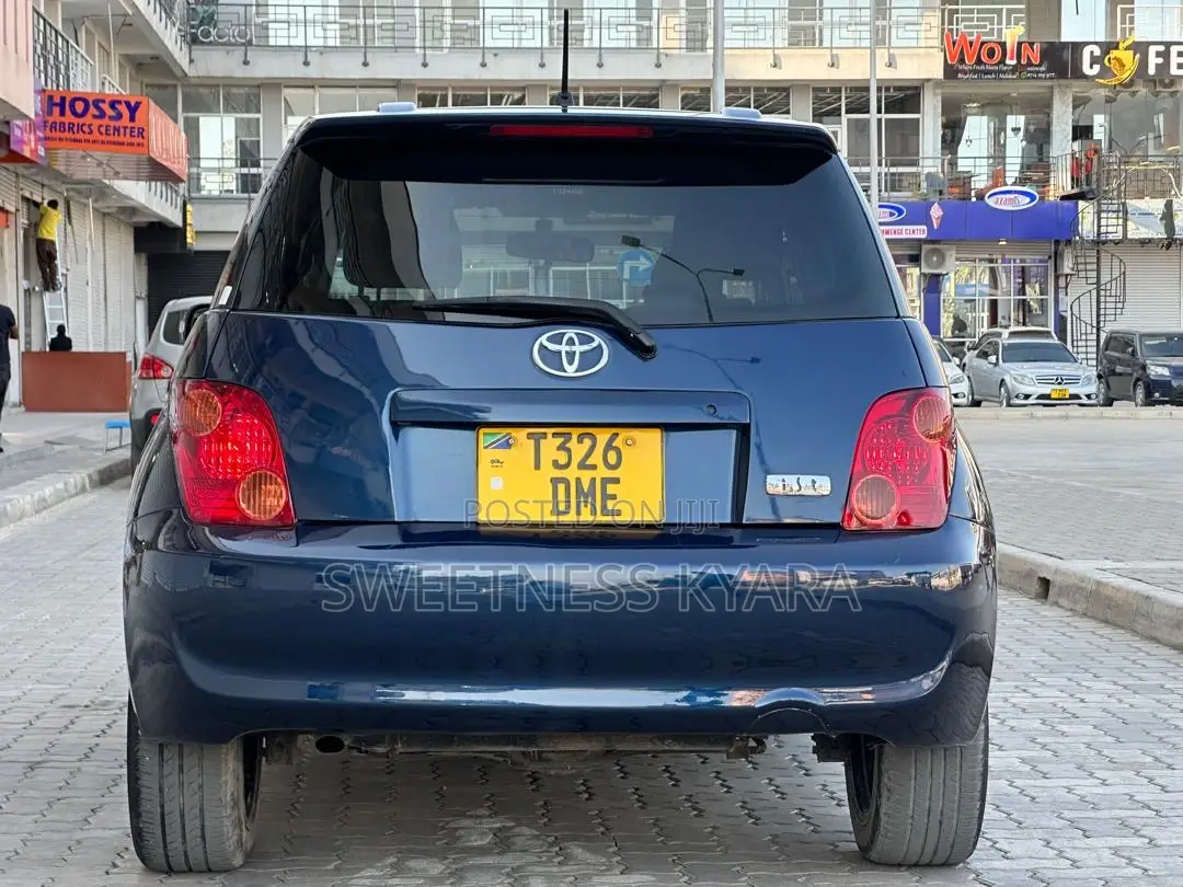 Toyota IST 2006 Blue