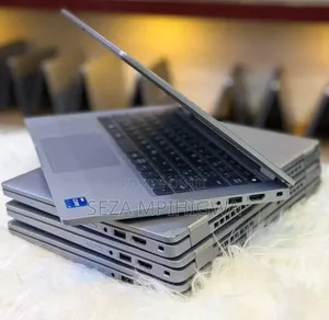 Laptop Dell Latitude 5320 32GB Intel Core i7 SSD 256GB