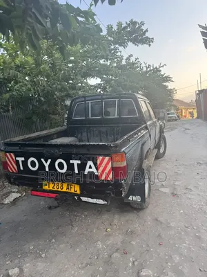 Toyota Hilux 1988 Black
