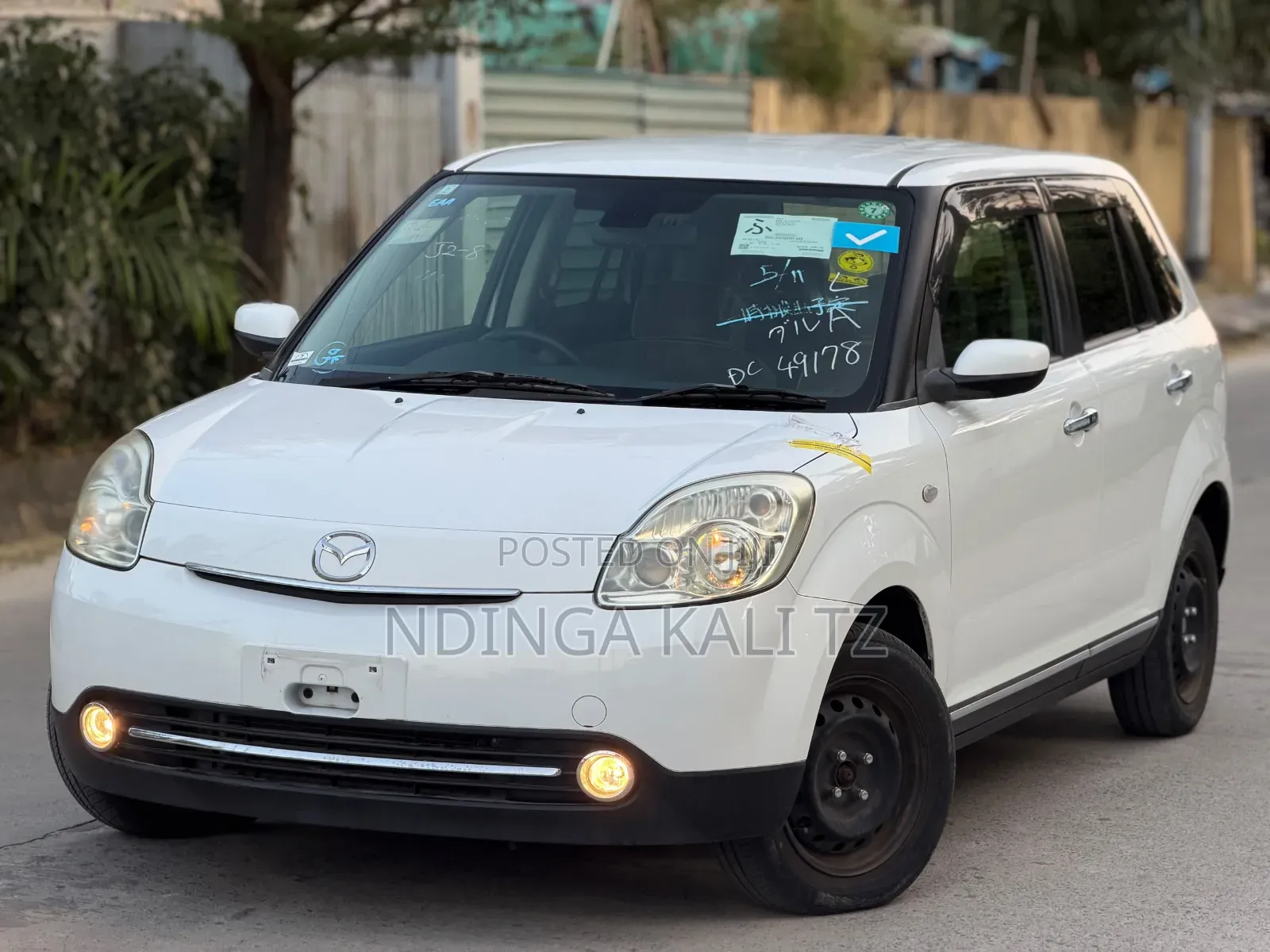 Mazda Verisa 2011 White