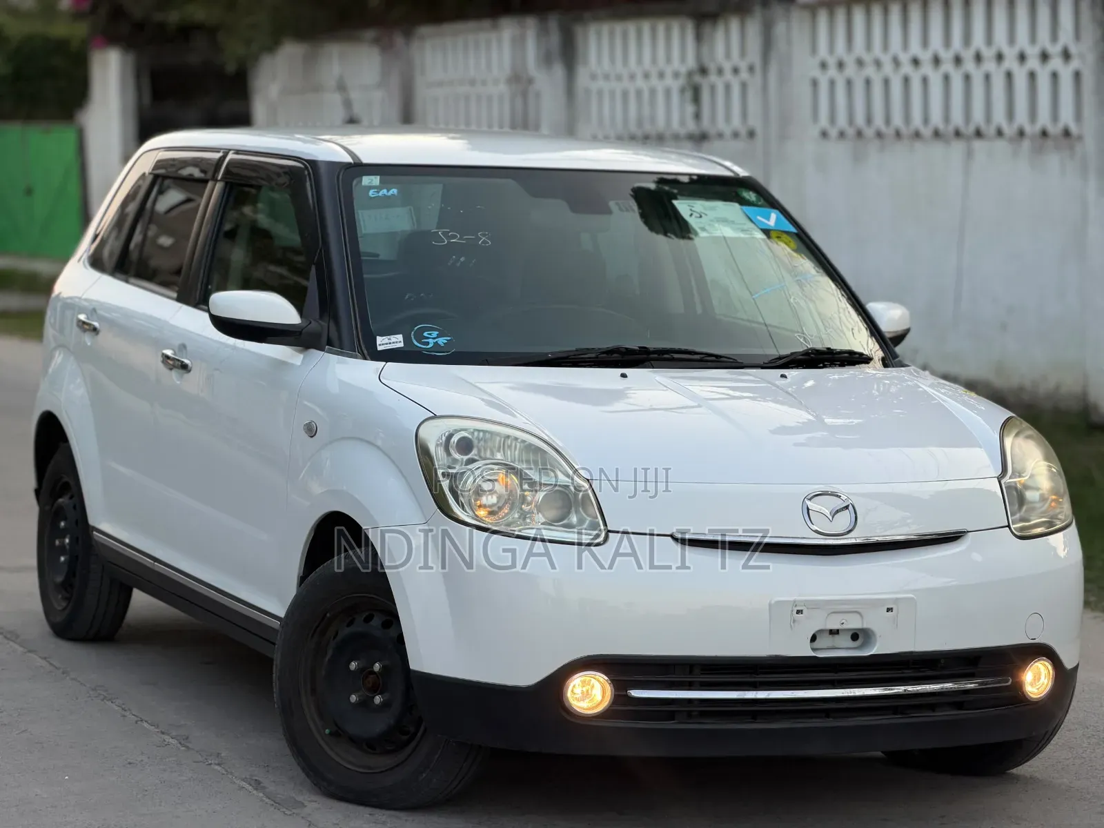 Mazda Verisa 2011 White