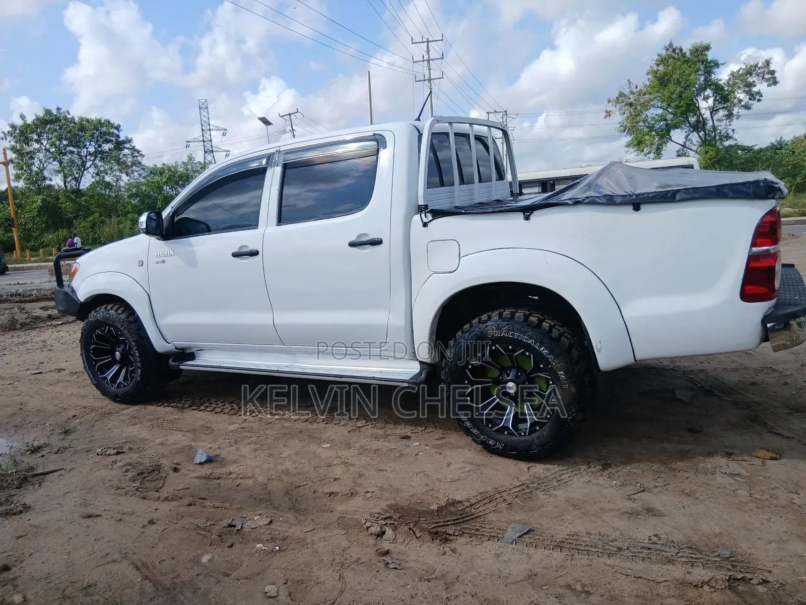 Toyota Hilux 2011 White
