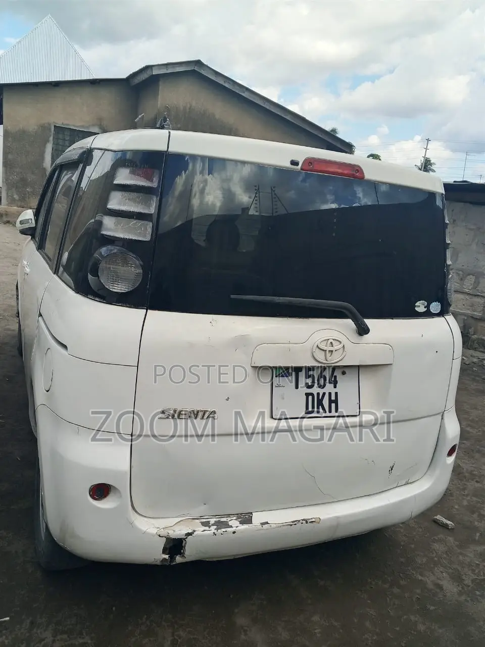 Toyota Sienta 2004 White