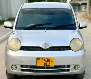 Toyota Sienta 2006 Silver