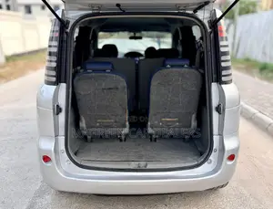 Toyota Sienta 2006 Silver