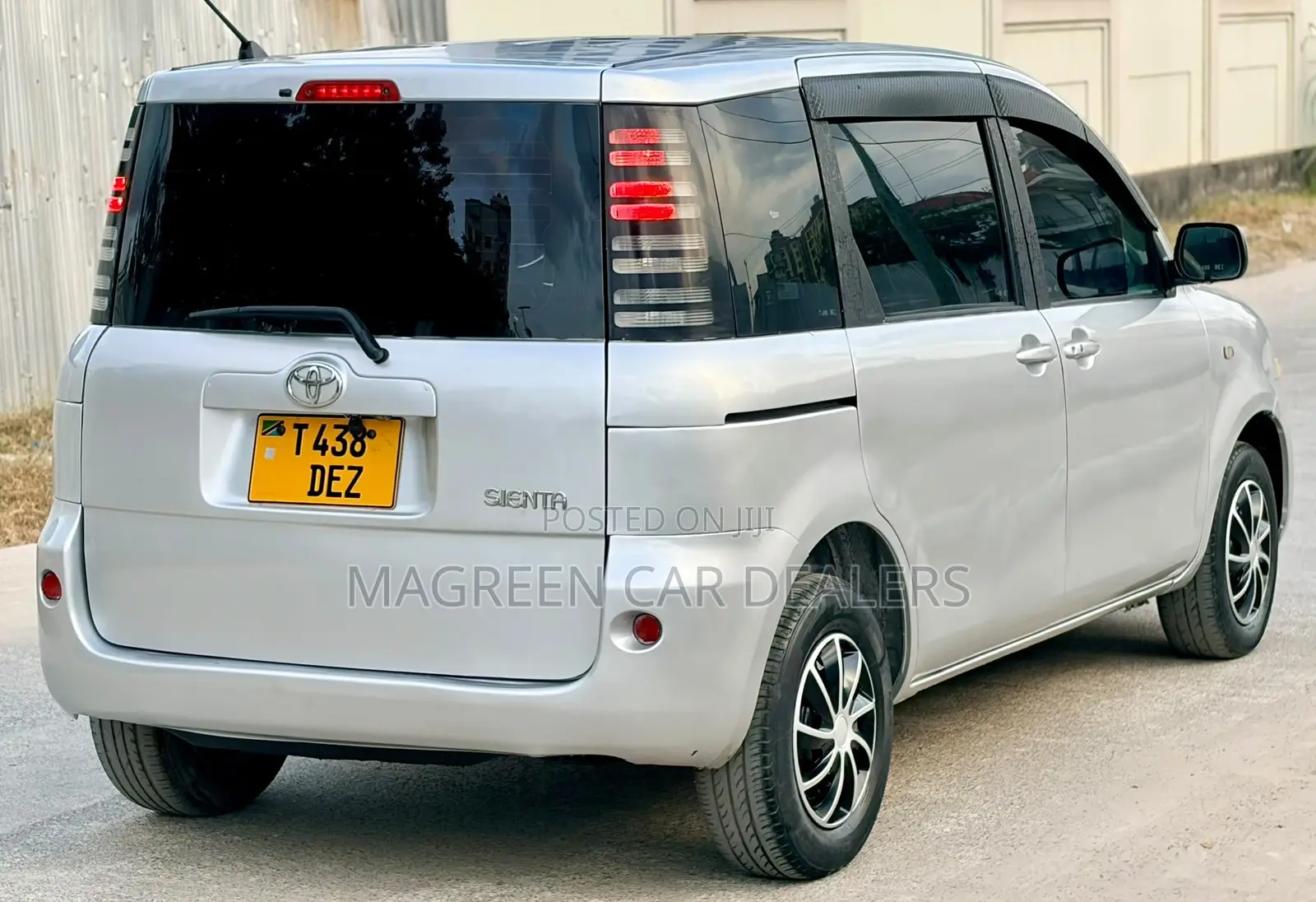 Toyota Sienta 2006 Silver