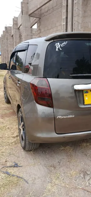 Toyota Ractis 2006 Gray