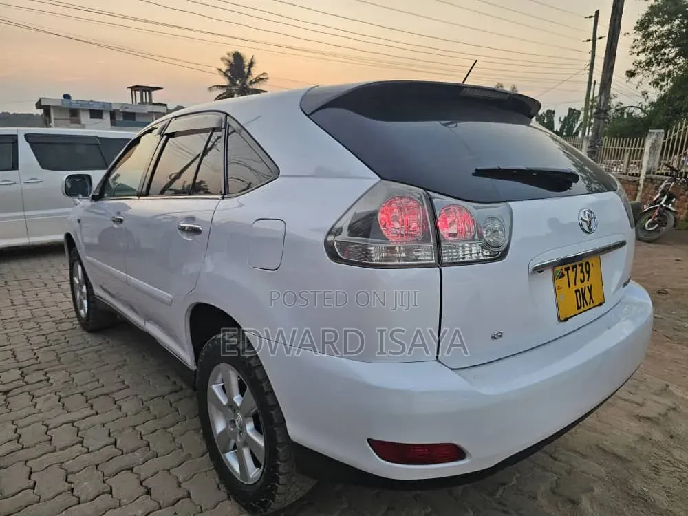 Toyota Harrier 2005 Off white