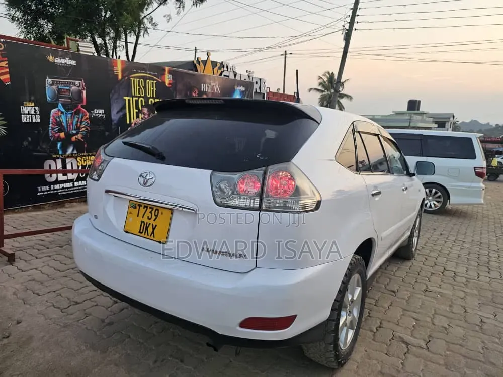 Toyota Harrier 2005 Off white