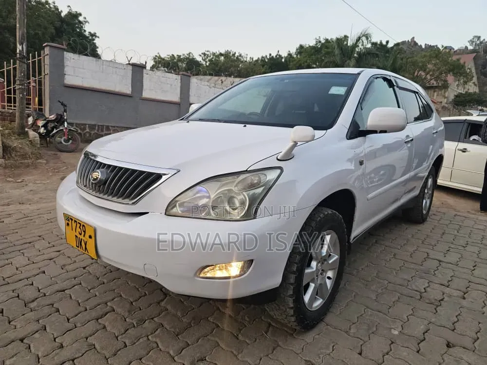 Toyota Harrier 2005 Off white