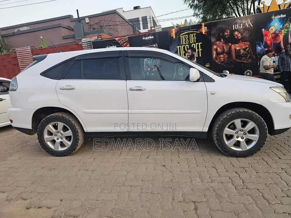 Toyota Harrier 2005 Off white
