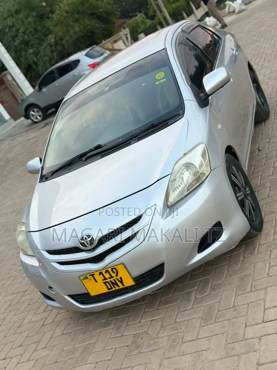 Toyota Belta 2002 Silver