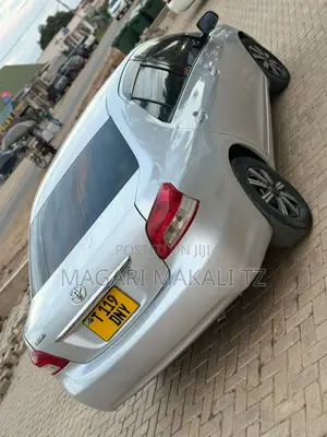 Toyota Belta 2002 Silver